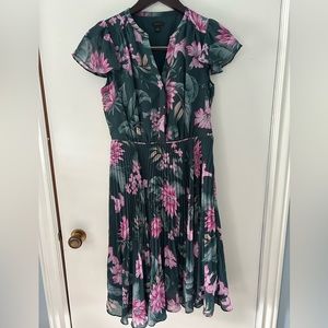 Ann Taylor, size 2 dress. Great work dress!